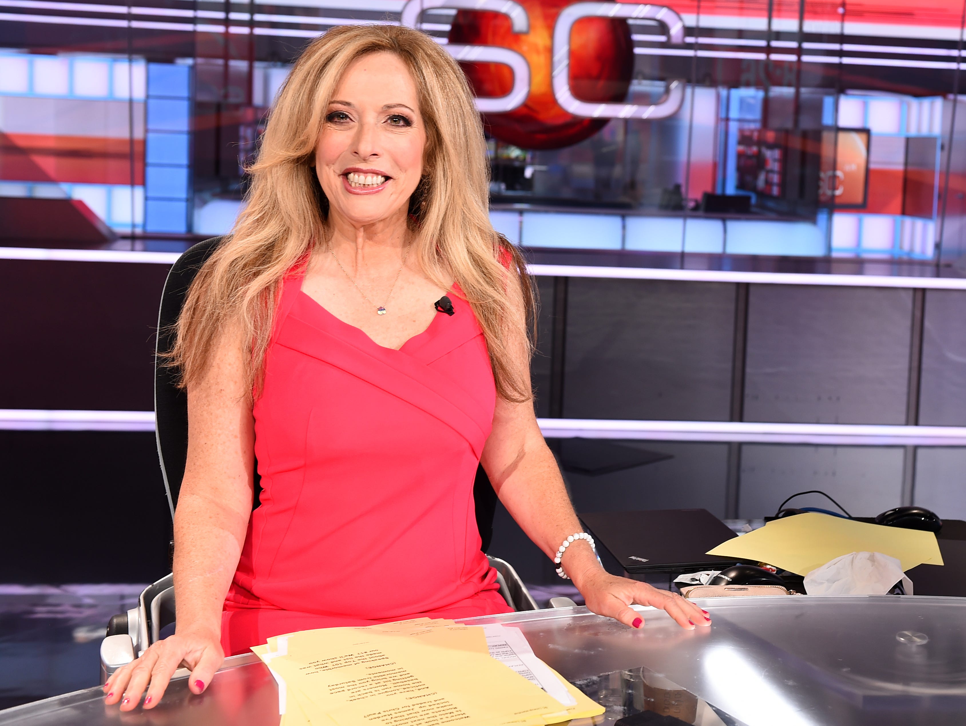 SHOCKING! Linda Cohn surprised fans by announcing this will be her
