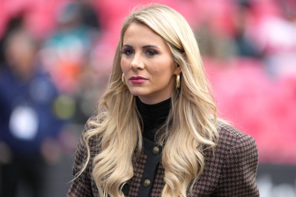 After almost a month in her new position, Laura Rutledge caught fans ...