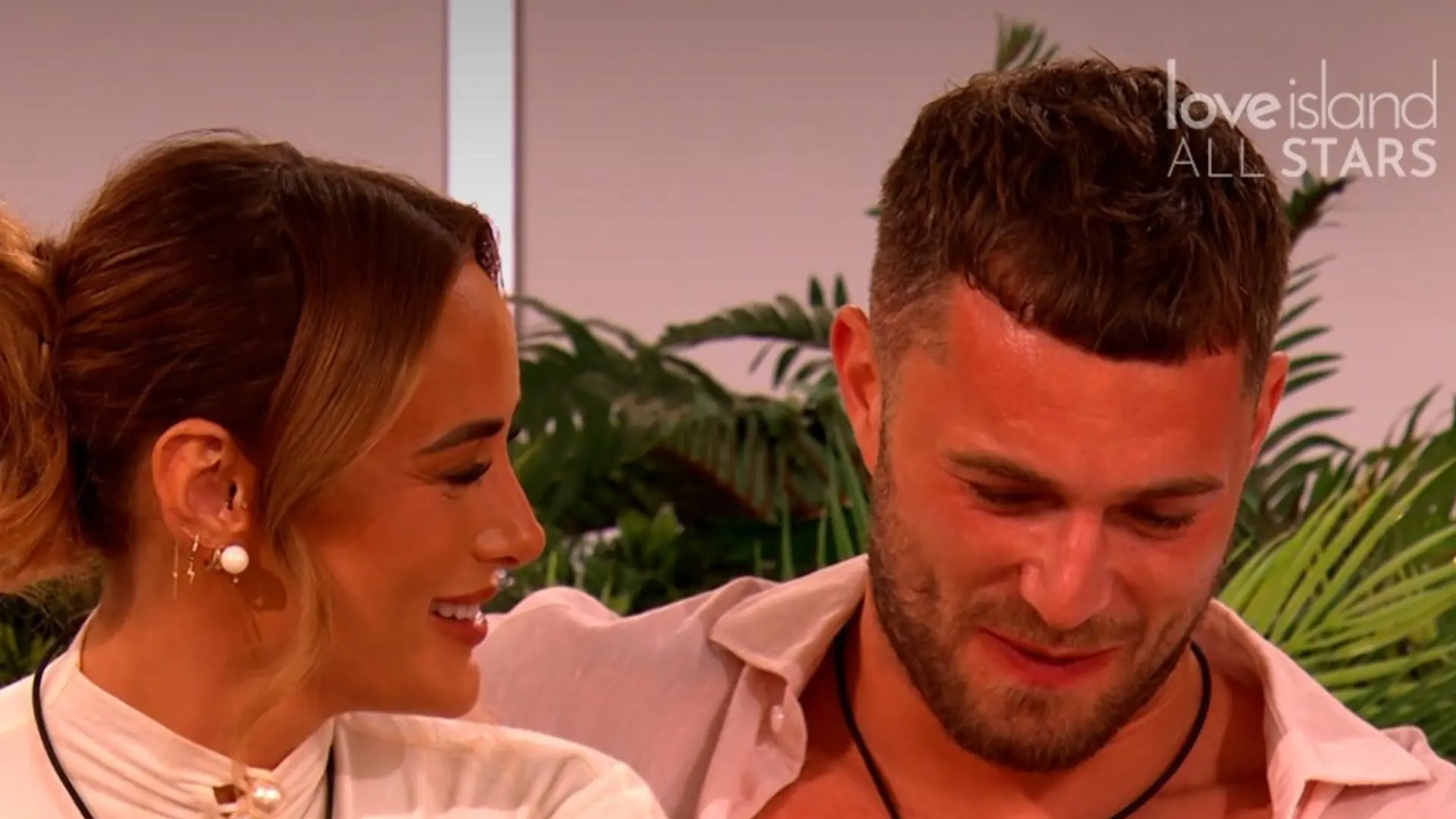 Leaked unseen backstage video leaves viewers stunned as Millie flees